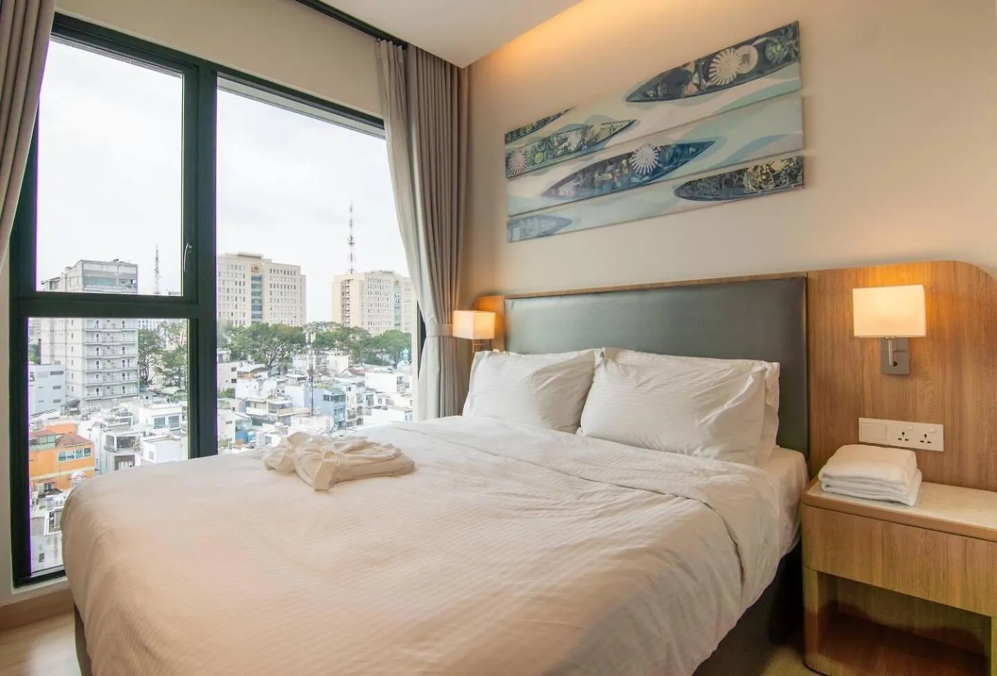 Luxury 2 Or 3Br Apartment In Dist 1 N Pool, Gym, Airport Pickup Ho Chi Minh City