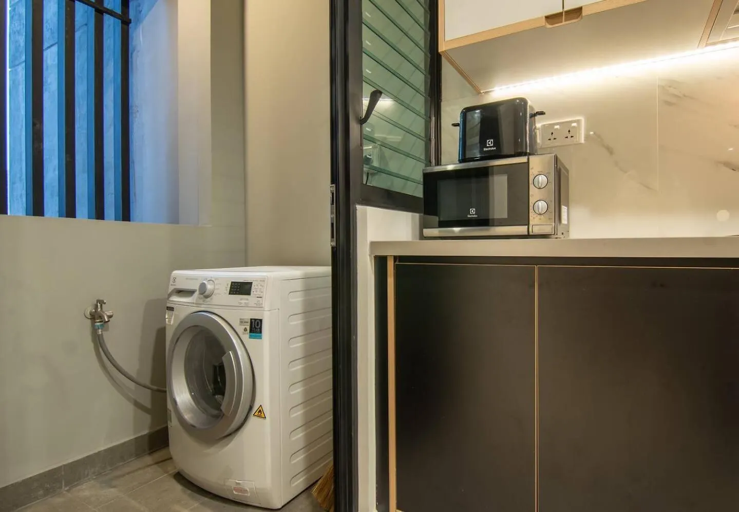 Luxury 2 Or 3Br Apartment In Dist 1 N Pool, Gym, Airport Pickup Ho Chi Minh City