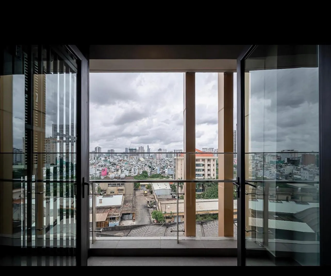Luxury 2 Or 3Br Apartment In Dist 1 N Pool, Gym, Airport Pickup Ho Chi Minh City