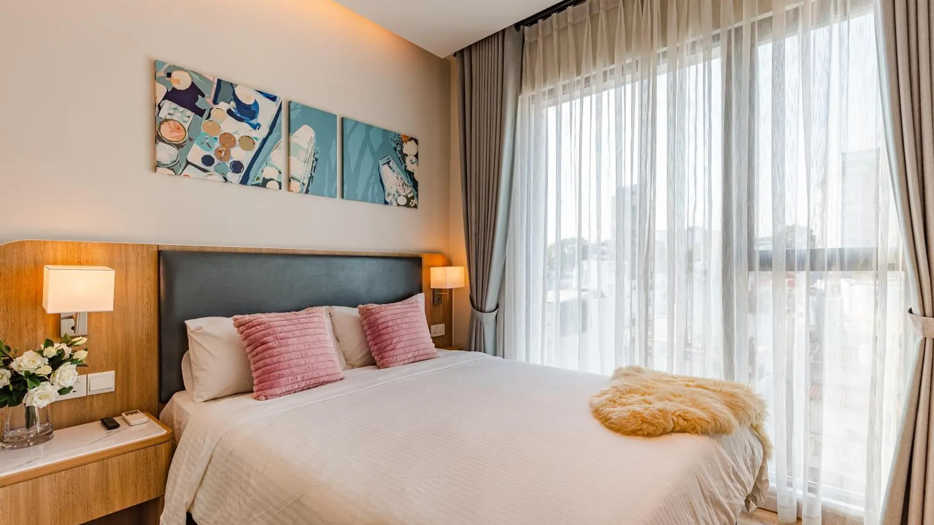 Luxury 2 Or 3Br Apartment In Dist 1 N Pool, Gym, Airport Pickup Ho Chi Minh City Vietnam