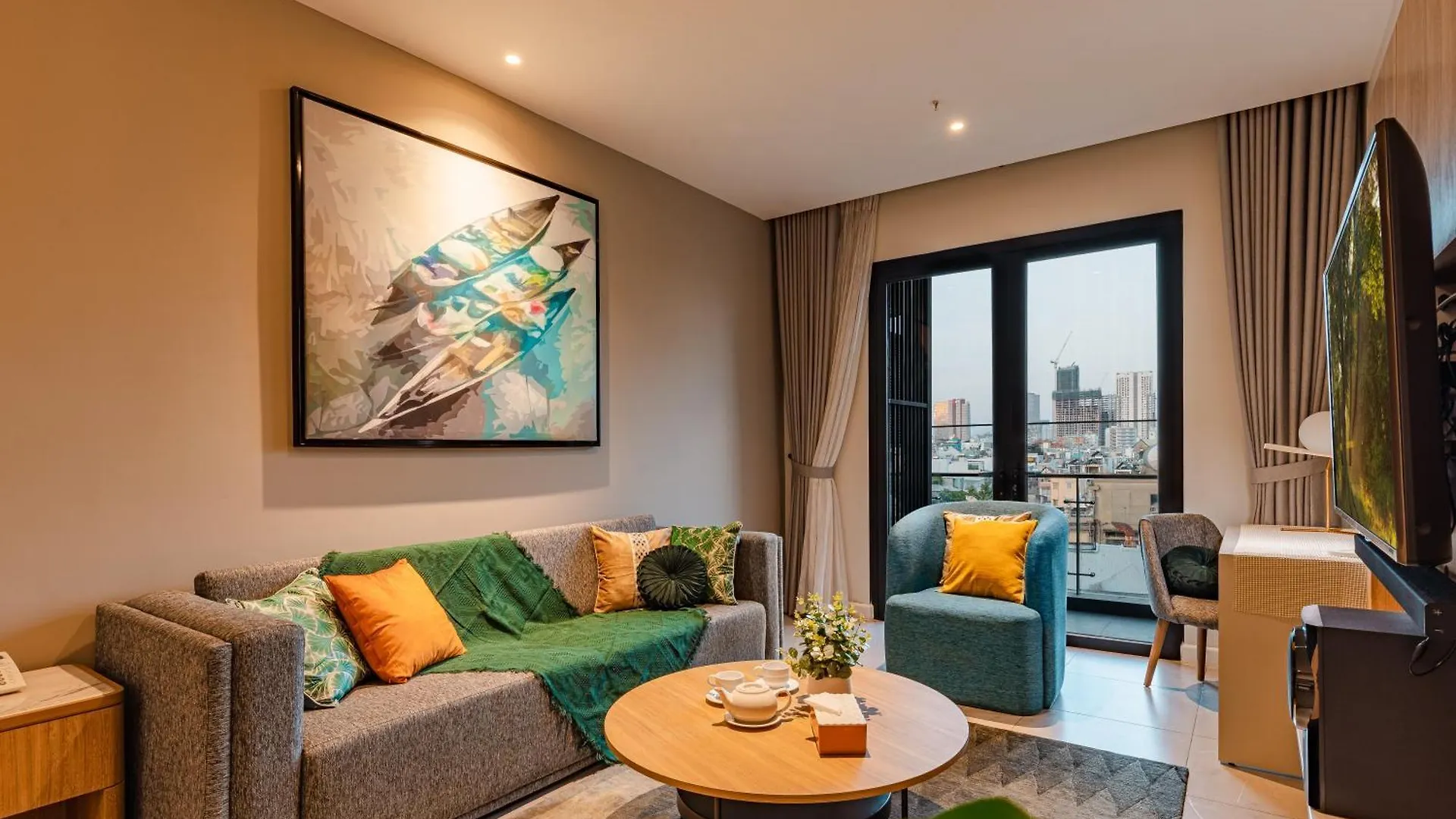 Luxury 2 Or 3Br Apartment In Dist 1 N Pool, Gym, Airport Pickup contacts