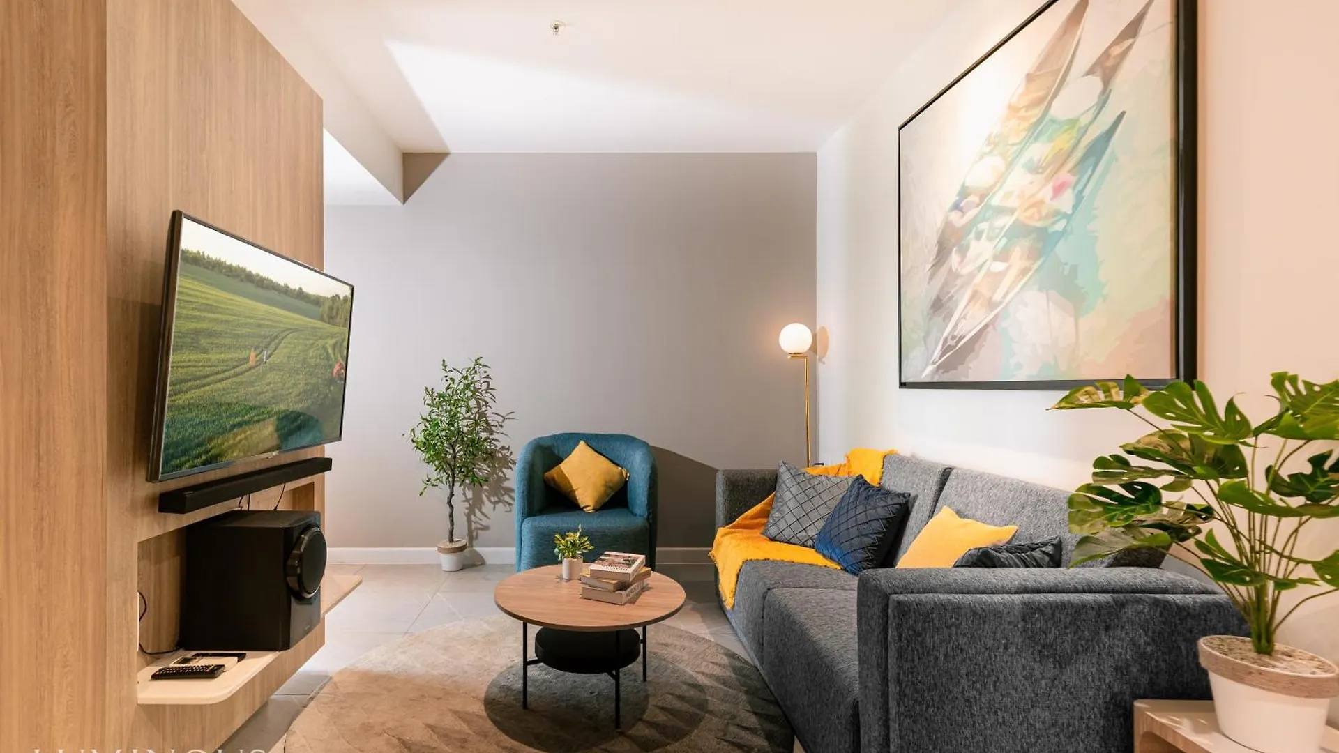 Luxury 2 Or 3Br Apartment In Dist 1 N Pool, Gym, Airport Pickup Ho Chi Minh City